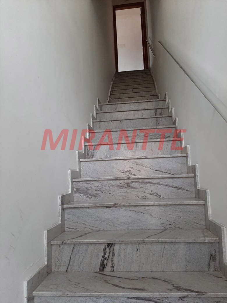 Sobrado de 254m² com 2 quartos em Horto Florestal