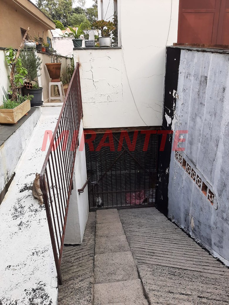 Sobrado de 254m² com 2 quartos em Horto Florestal