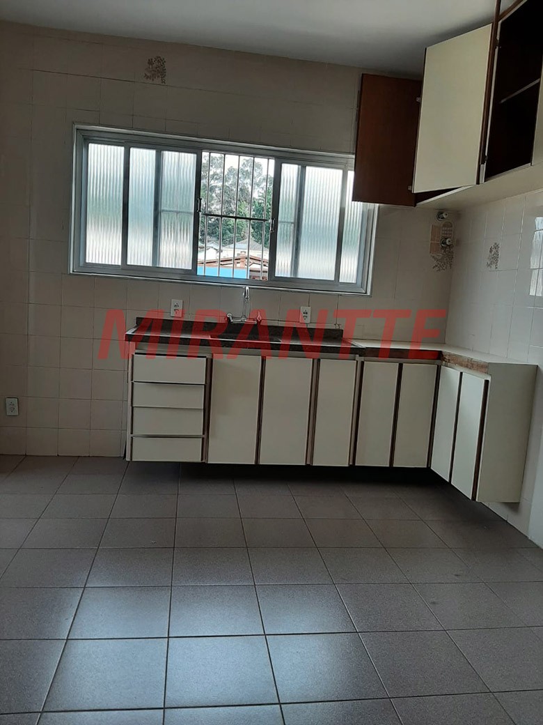 Sobrado de 254m² com 2 quartos em Horto Florestal