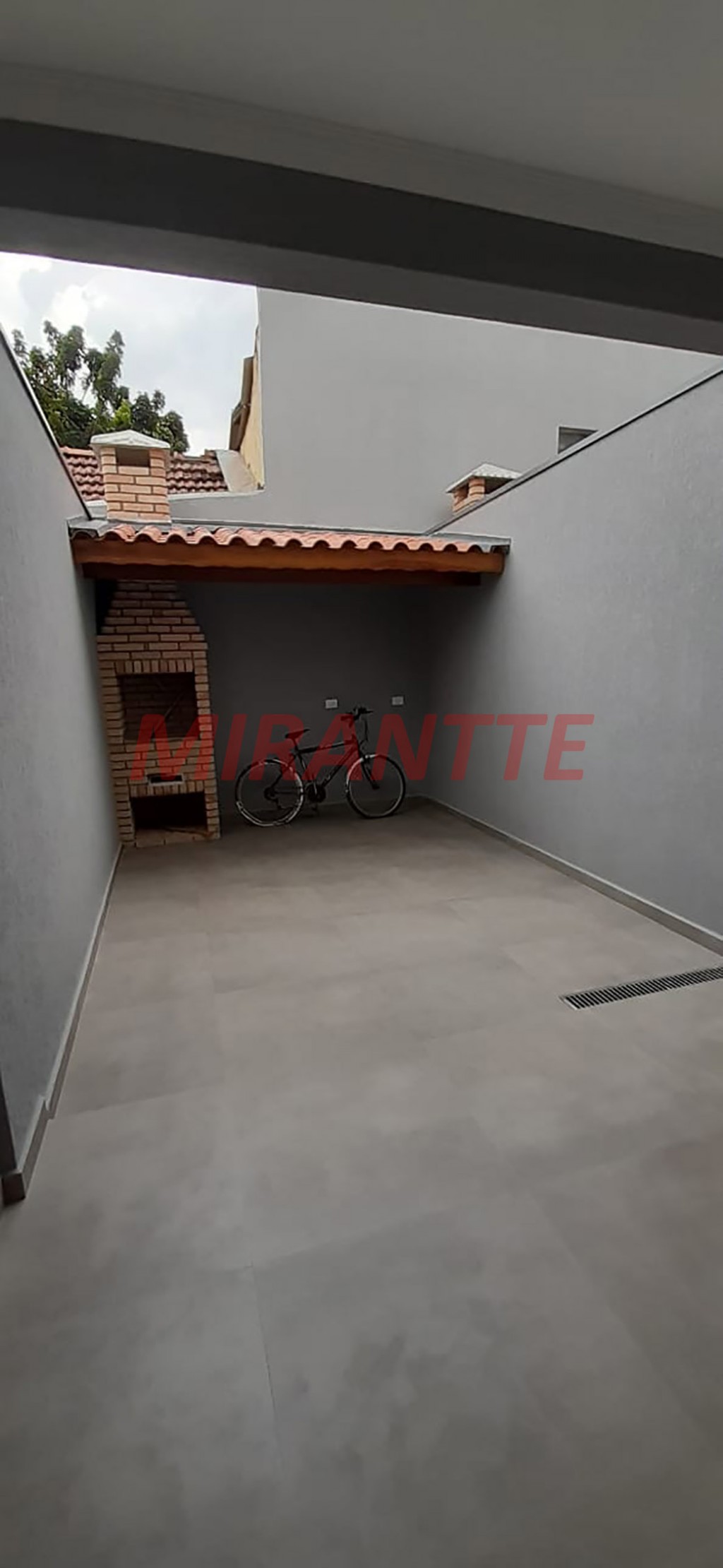 Sobrado de 140m² com 3 quartos em Jardim Regina