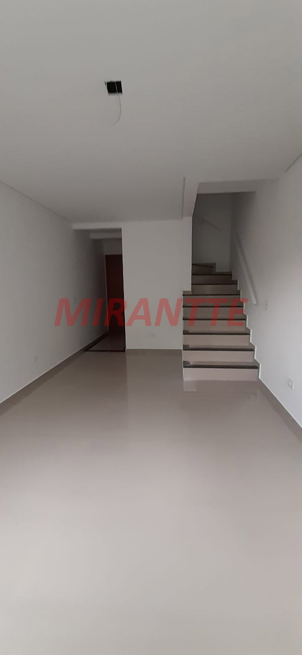 Sobrado de 140m² com 3 quartos em Jardim Regina