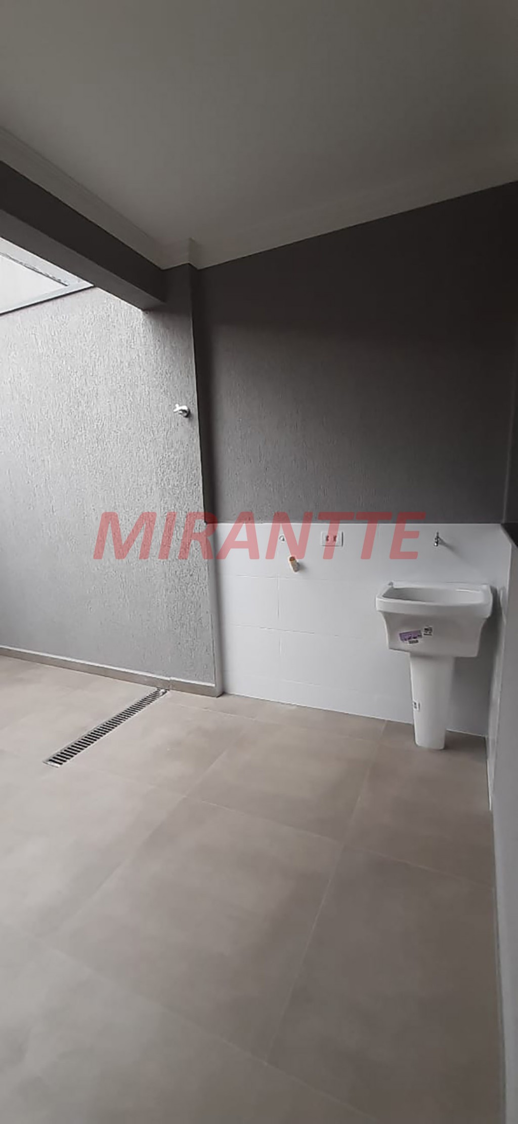 Sobrado de 140m² com 3 quartos em Jardim Regina