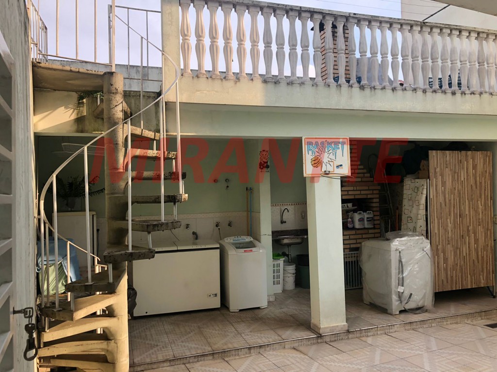 Sobrado de 220m² com 3 quartos em Vila Nivi