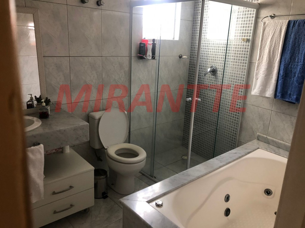 Sobrado de 220m² com 3 quartos em Vila Nivi