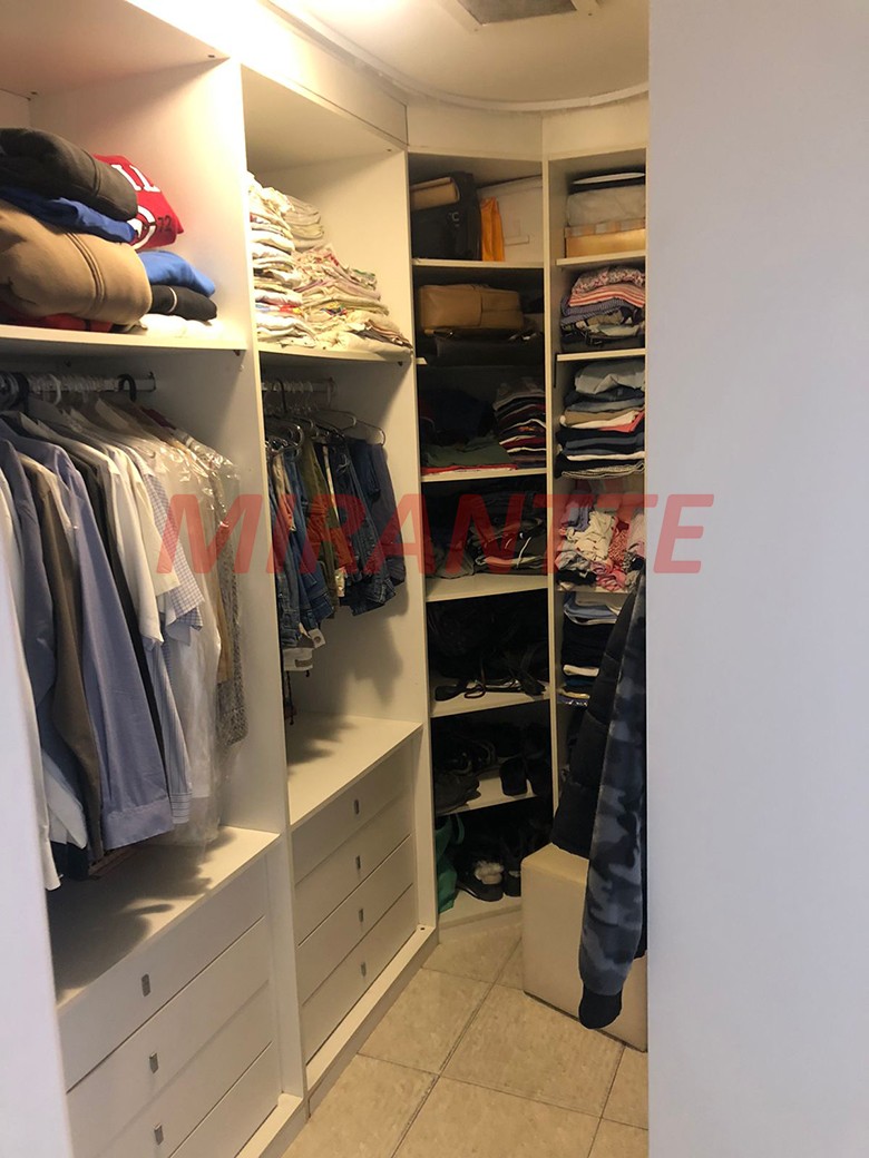 Sobrado de 220m² com 3 quartos em Vila Nivi