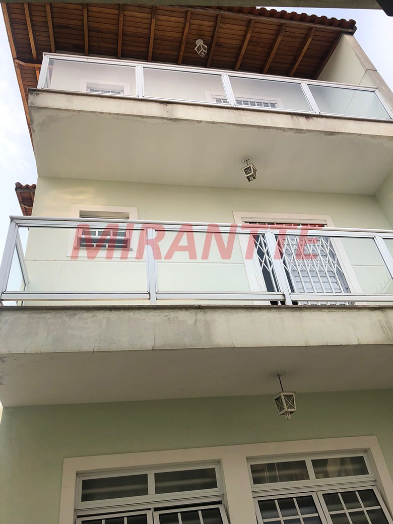 Sobrado de 220m² com 3 quartos em Vila Nivi