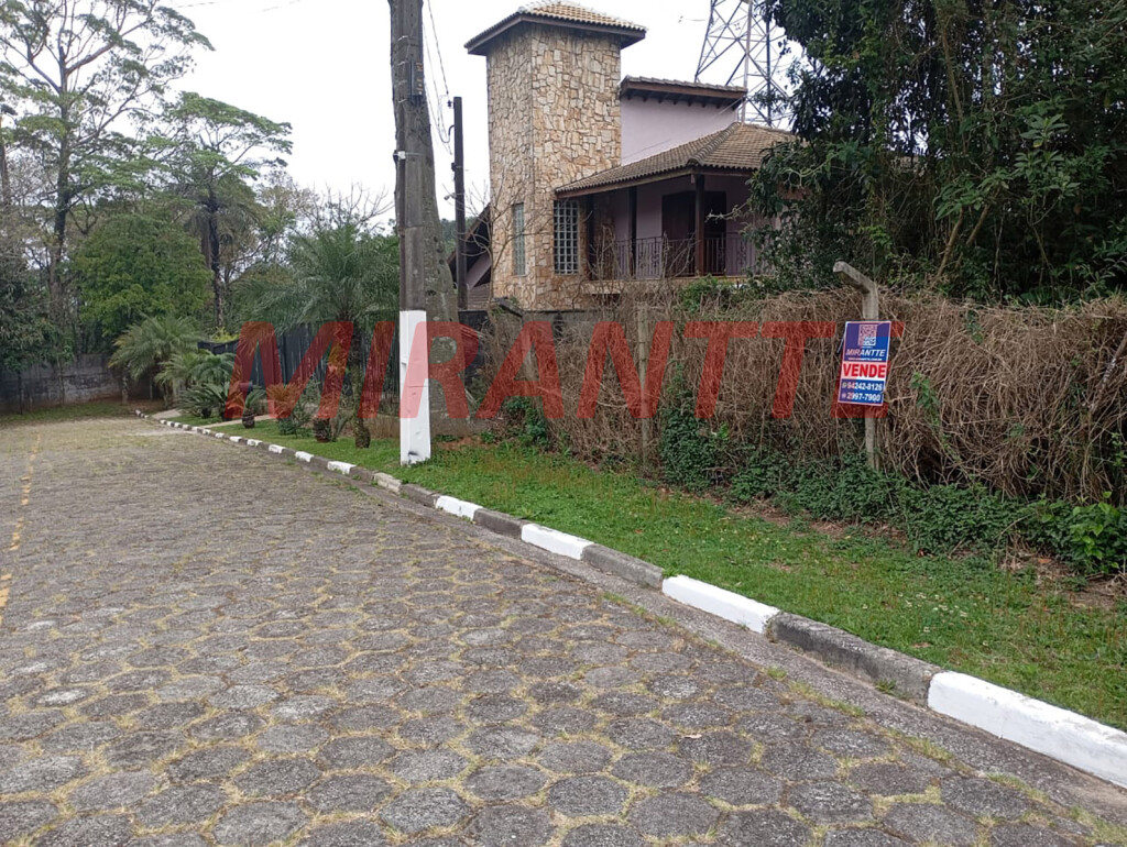 Terreno de 929m² em PARQUE IMPERIAL