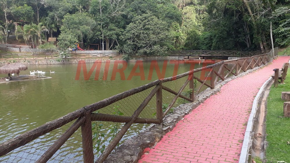 Terreno de 929m² em PARQUE IMPERIAL