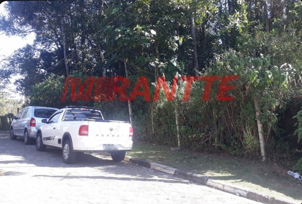 Terreno de 929m² em PARQUE IMPERIAL