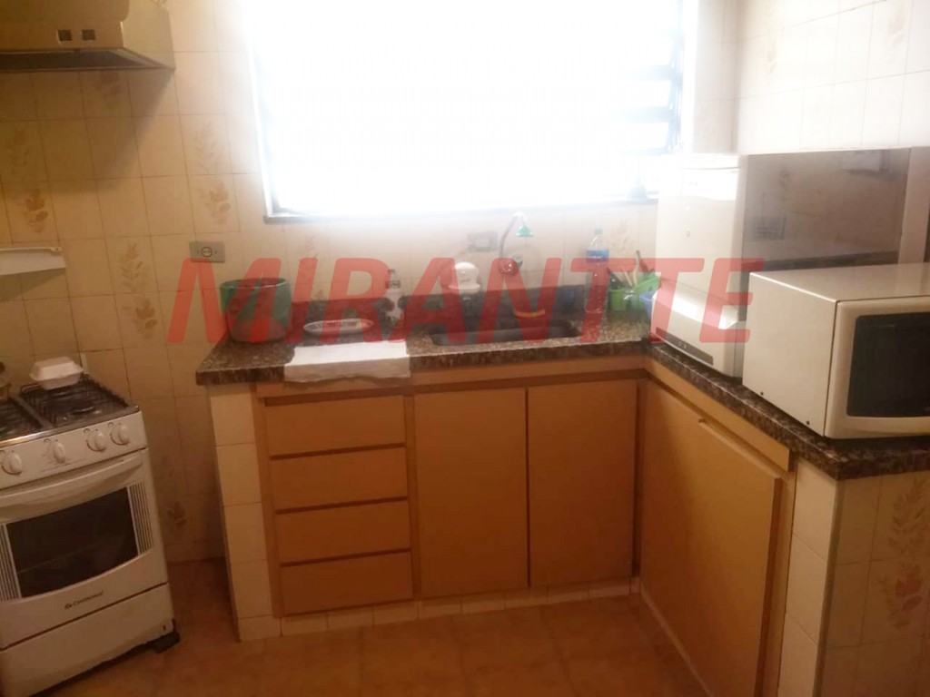 Sobrado de 224m² com 4 quartos em Água Fria