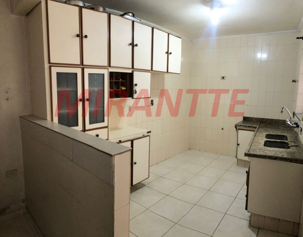 Sobrado de 250m² com 4 quartos em Vila Romero
