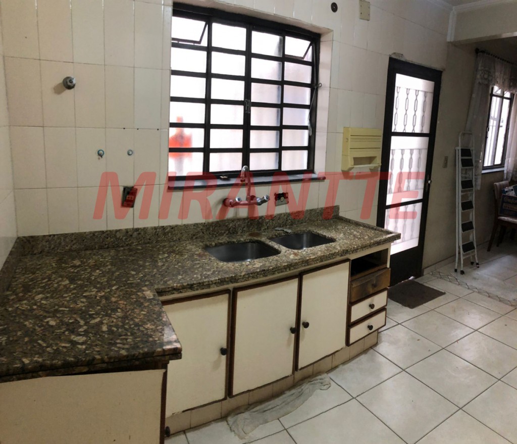 Sobrado de 250m² com 4 quartos em Vila Romero
