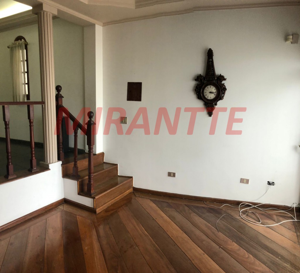 Sobrado de 250m² com 4 quartos em Vila Romero
