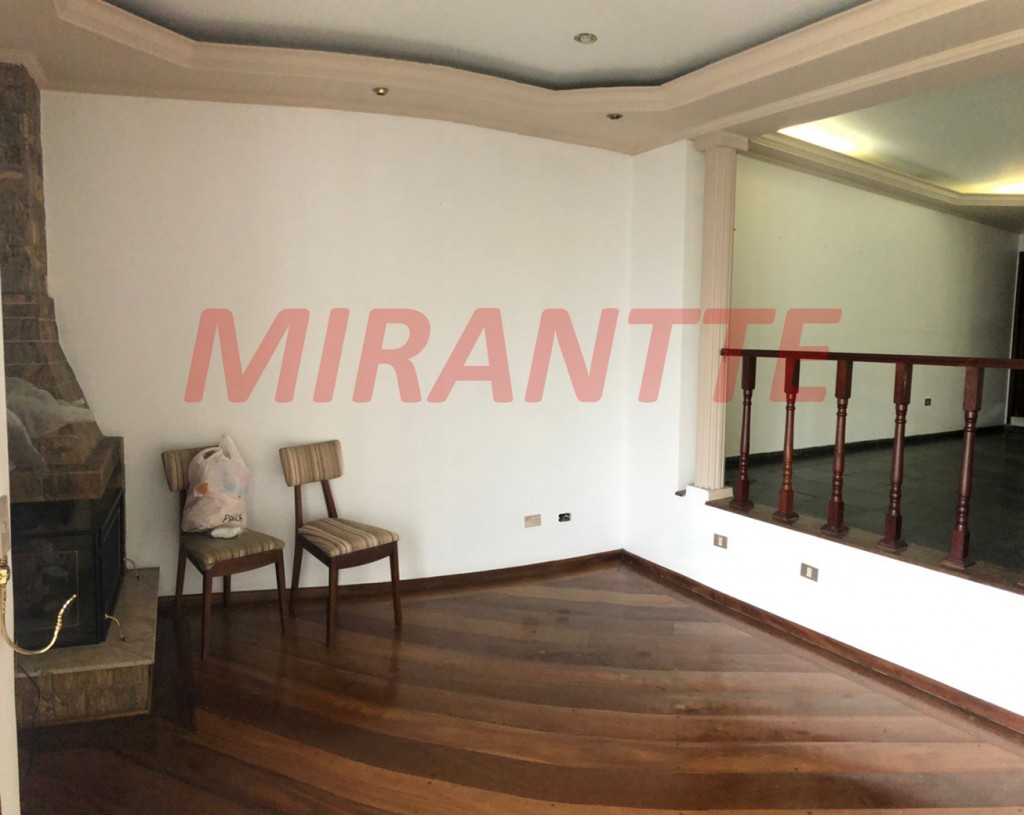 Sobrado de 250m² com 4 quartos em Vila Romero