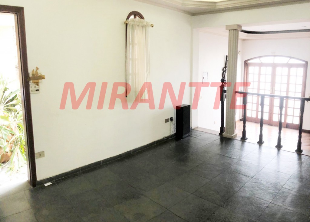 Sobrado de 250m² com 4 quartos em Vila Romero
