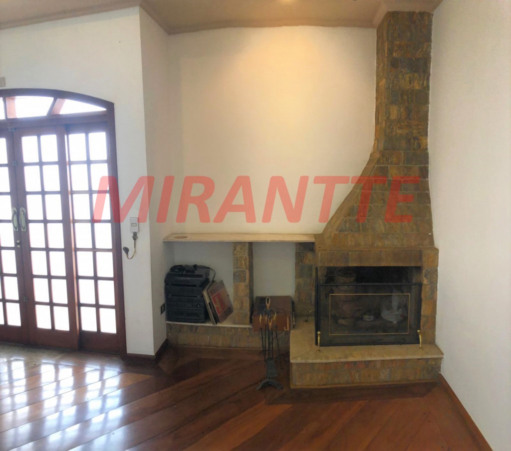 Sobrado de 250m² com 4 quartos em Vila Romero