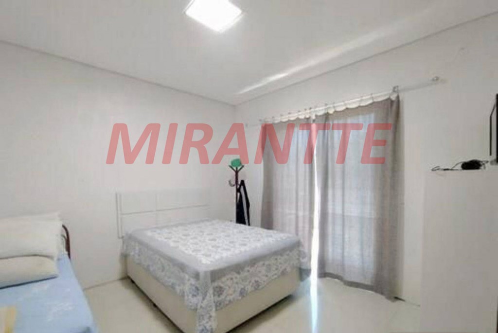 Sobrado de 340m² com 4 quartos em Serra da Cantareira