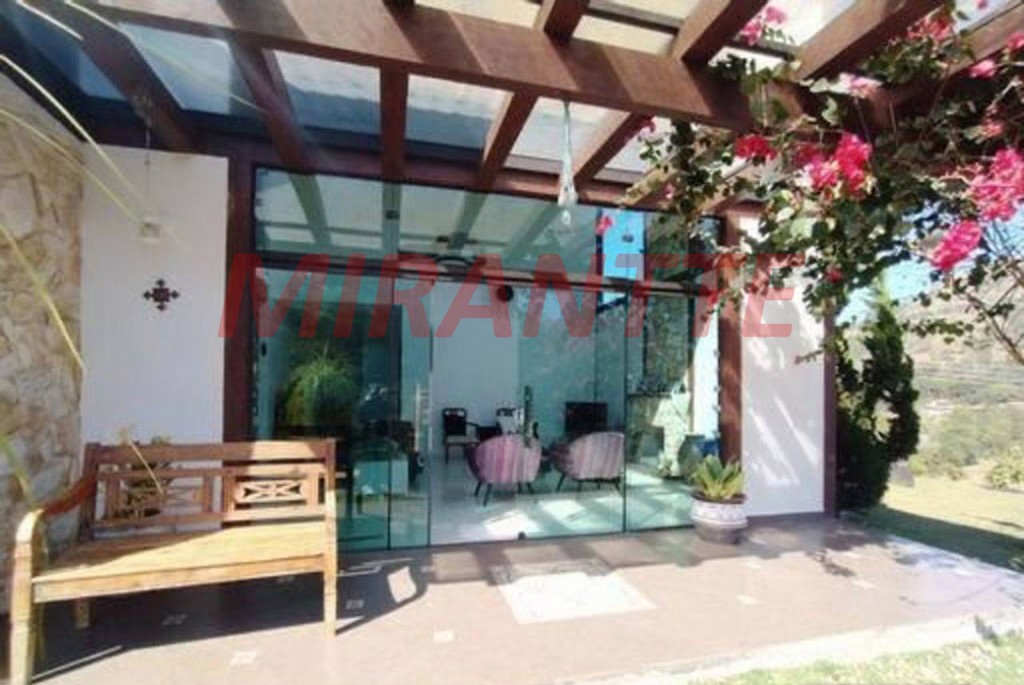 Sobrado de 340m² com 4 quartos em Serra da Cantareira