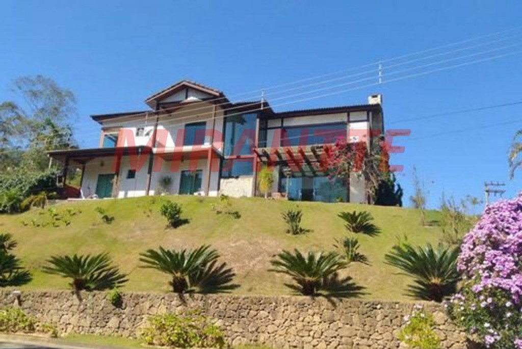 Sobrado de 340m² com 4 quartos em Serra da Cantareira
