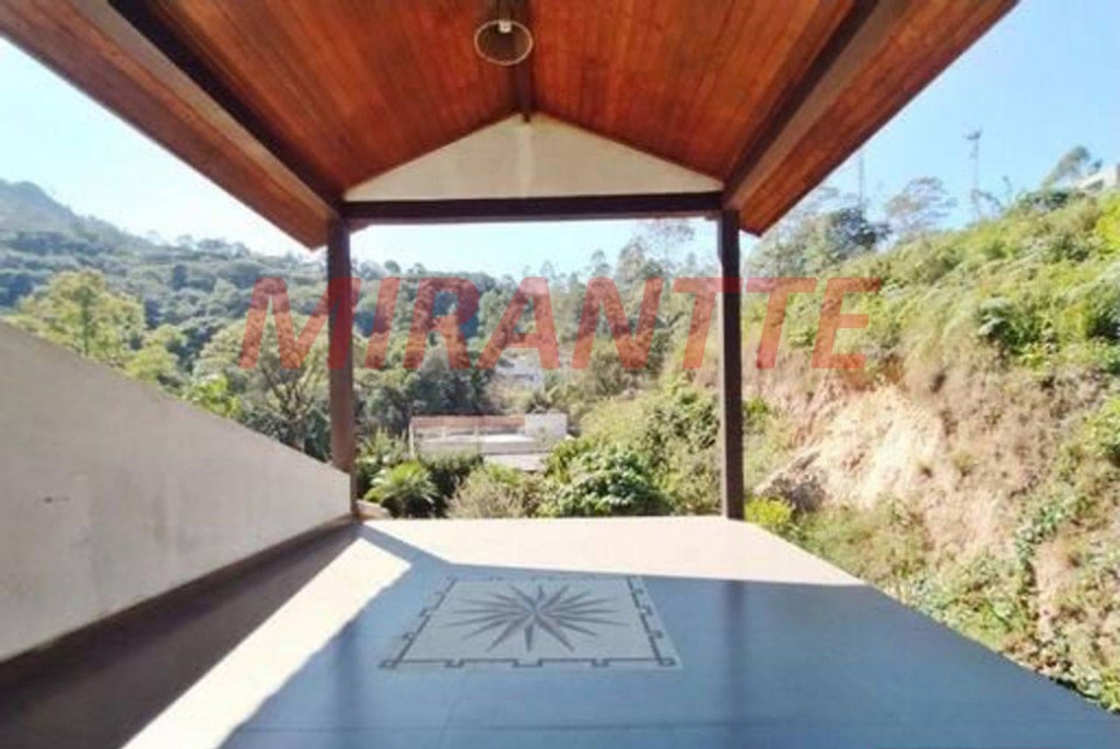 Sobrado de 340m² com 4 quartos em Serra da Cantareira
