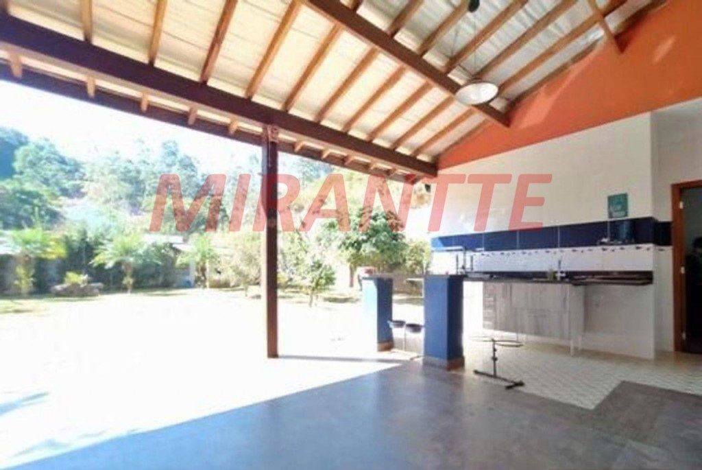 Sobrado de 340m² com 4 quartos em Serra da Cantareira