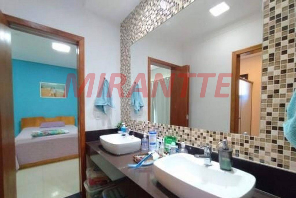 Sobrado de 340m² com 4 quartos em Serra da Cantareira