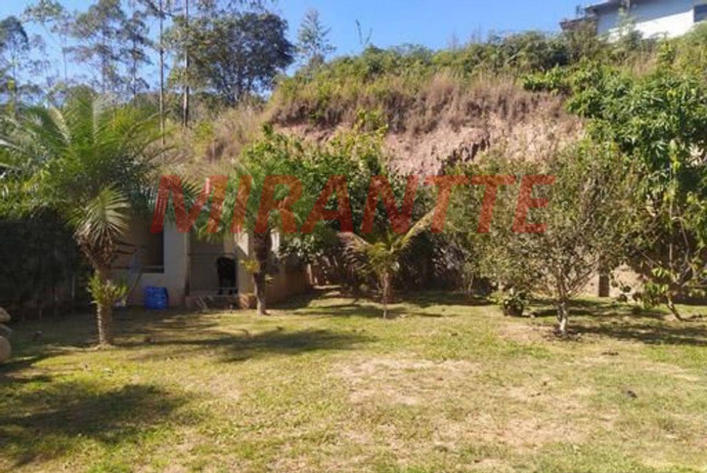 Sobrado de 340m² com 4 quartos em Serra da Cantareira
