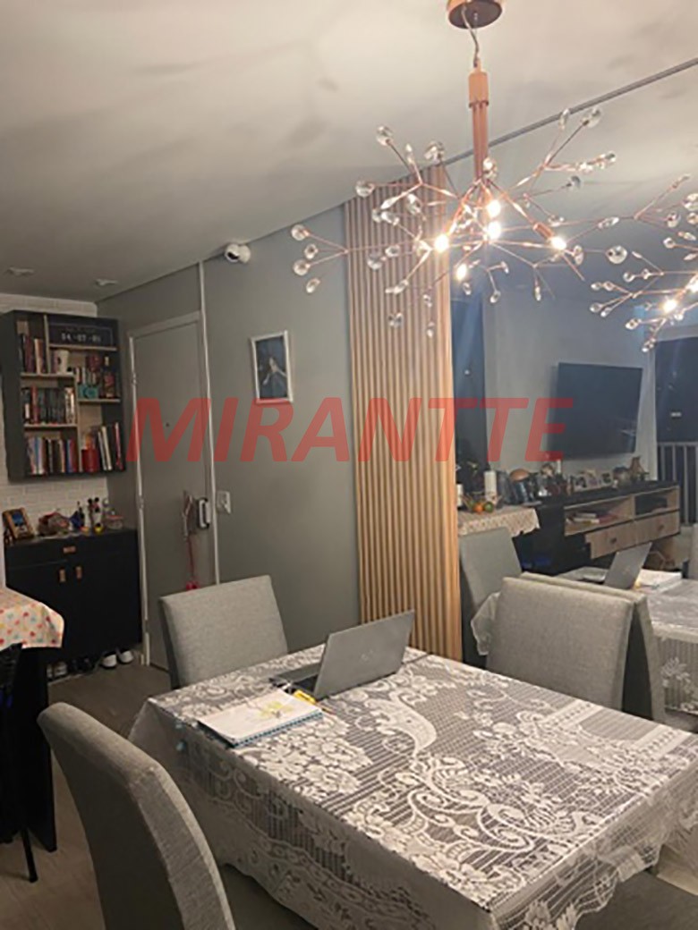 Apartamento de 55m² com 2 quartos em Vila Galvão