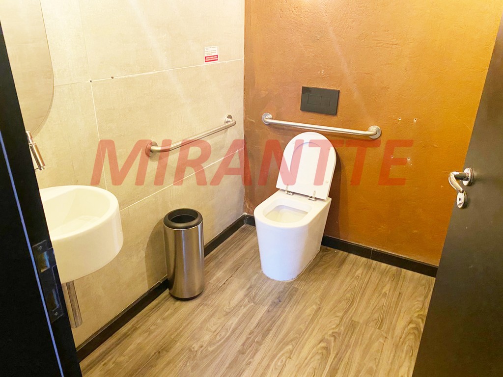 Comercial de 290m² em Santana