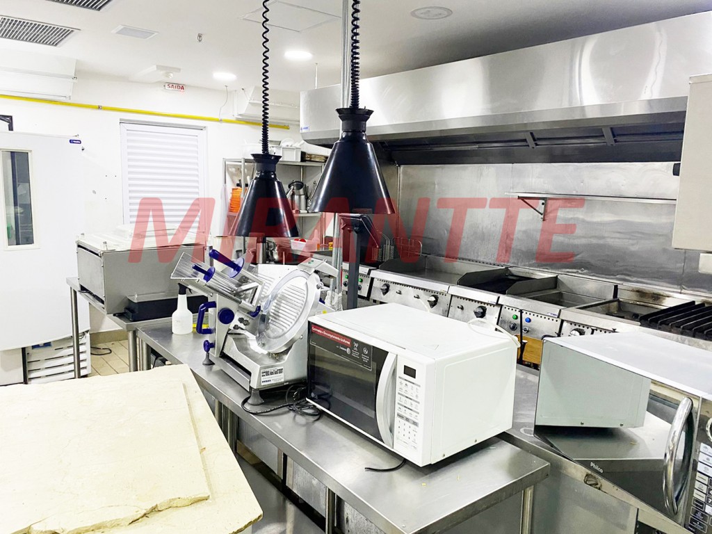 Comercial de 290m² em Santana