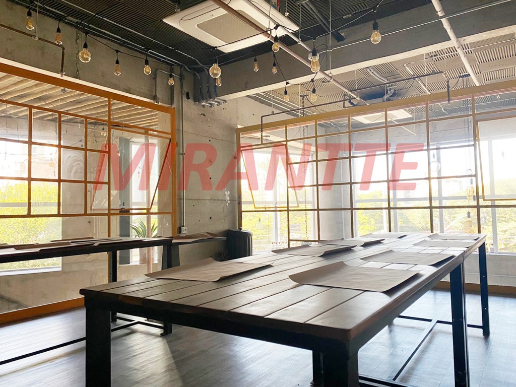Comercial de 290m² em Santana