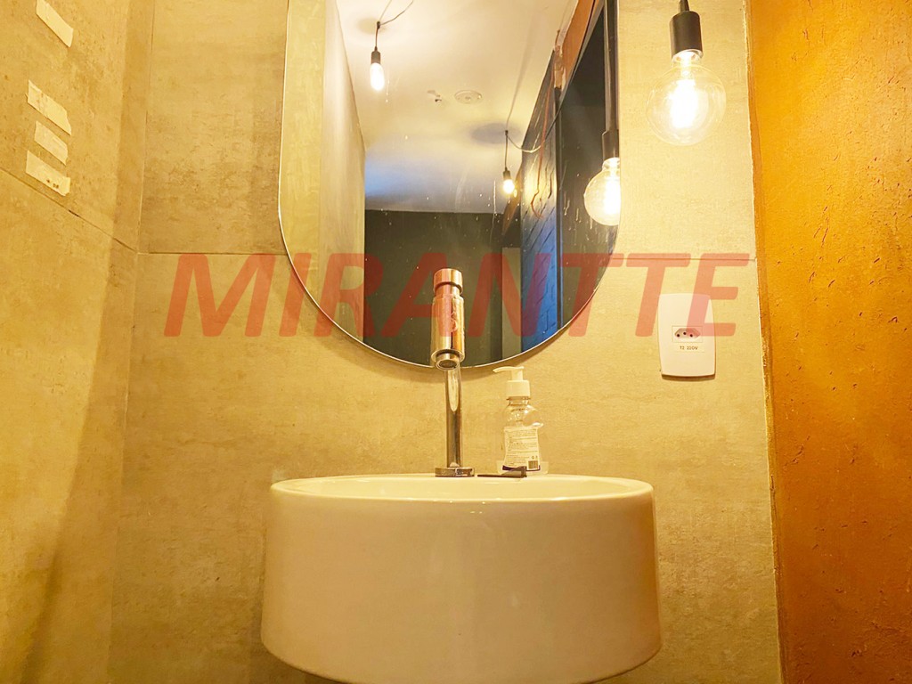Comercial de 290m² em Santana