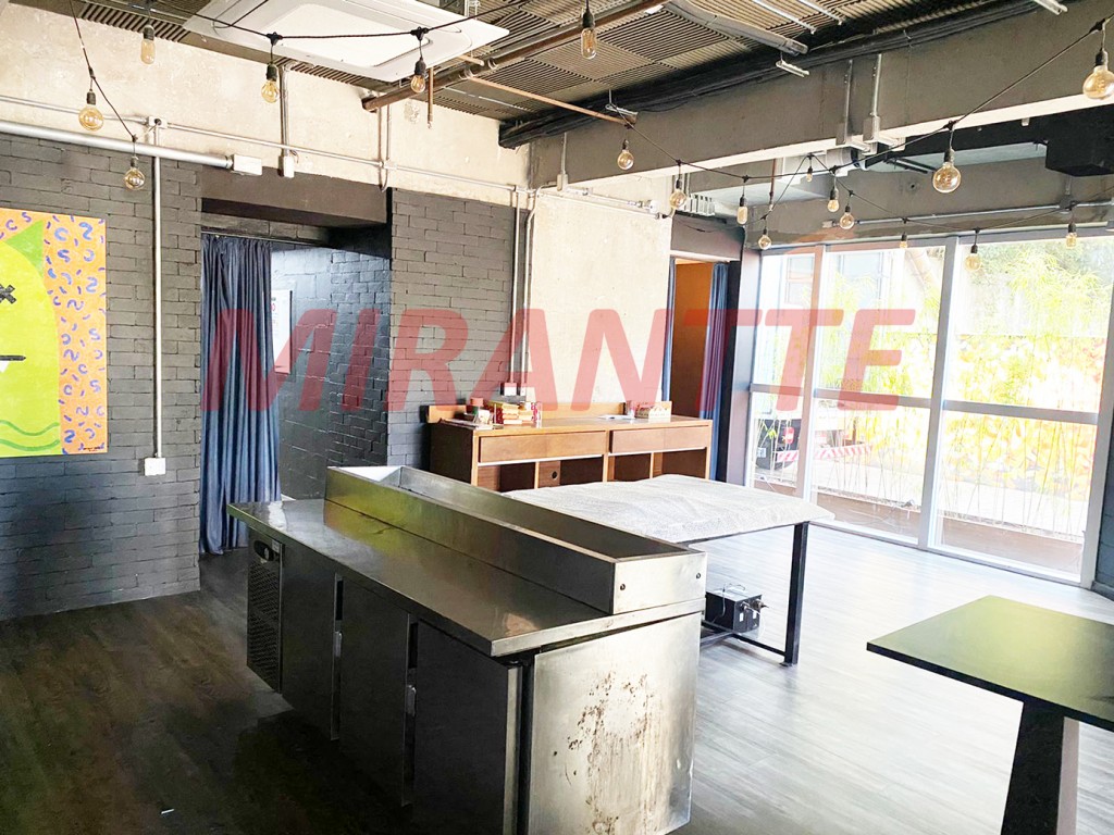 Comercial de 290m² em Santana