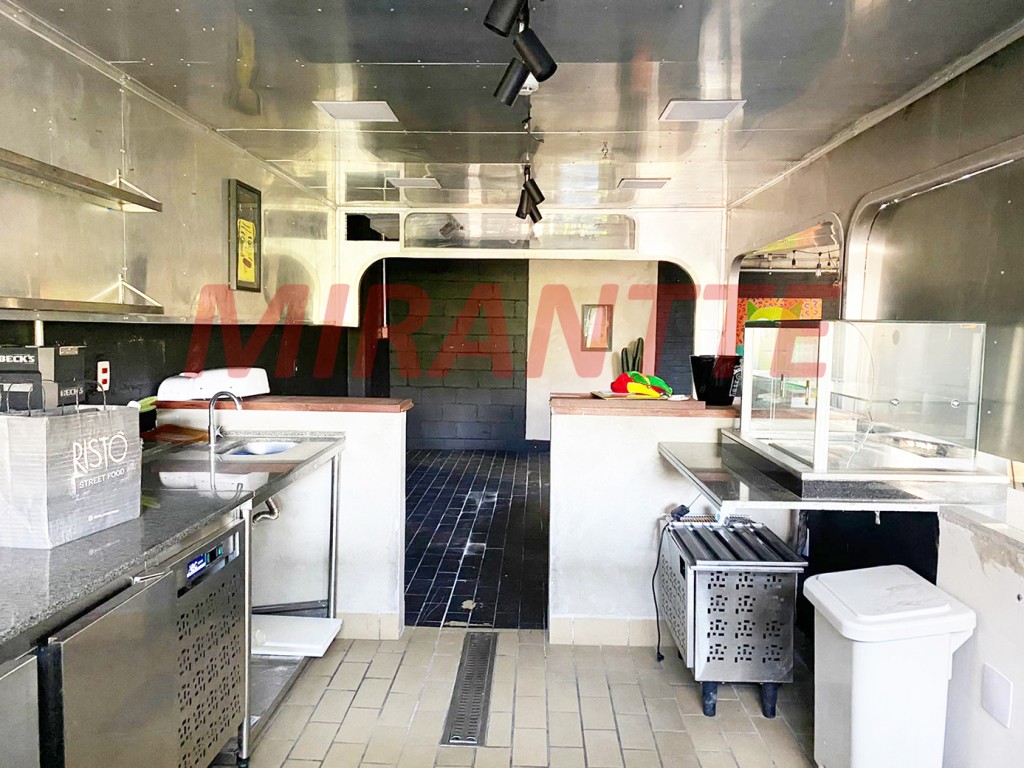 Comercial de 290m² em Santana