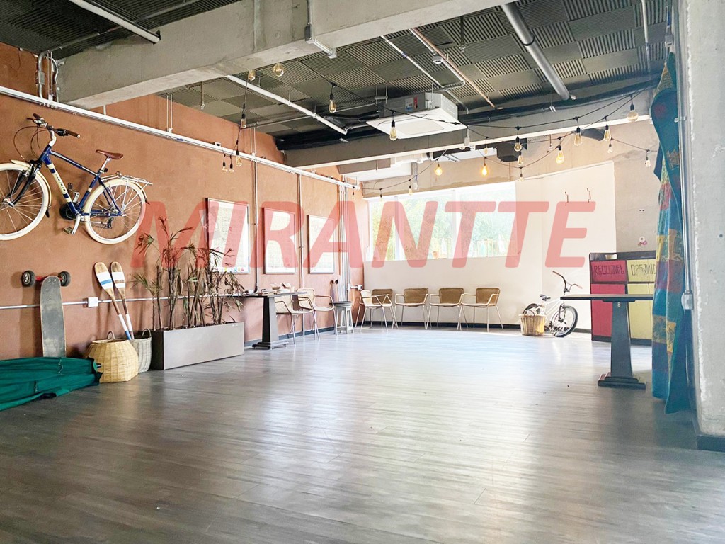 Comercial de 290m² em Santana