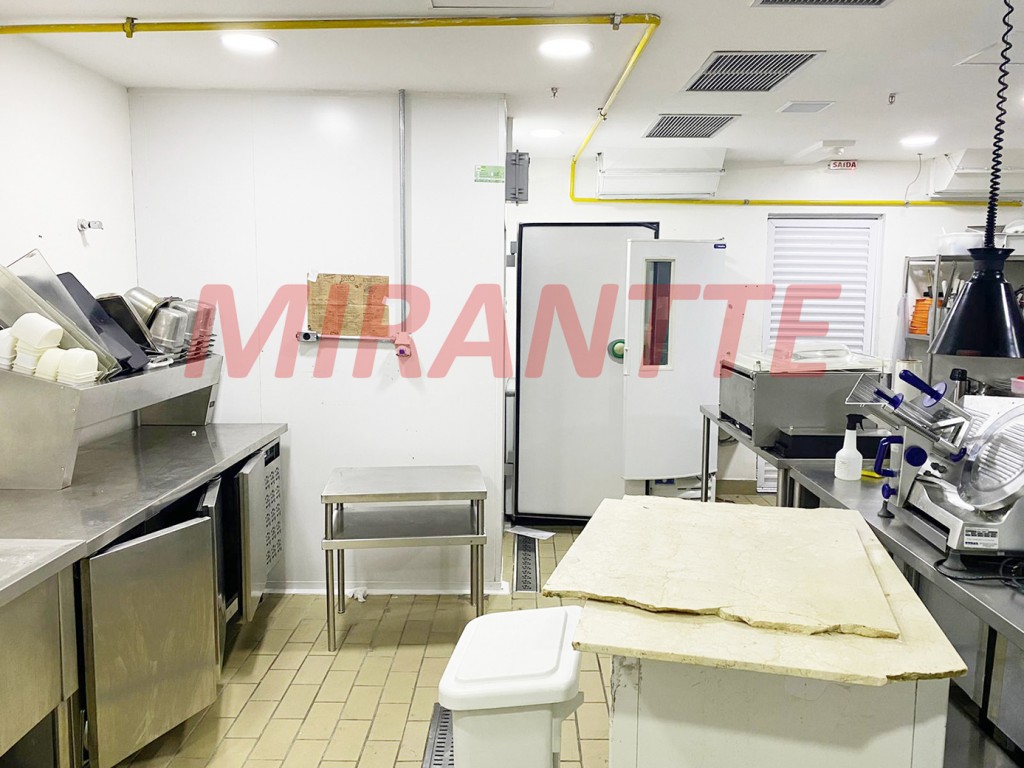 Comercial de 290m² em Santana