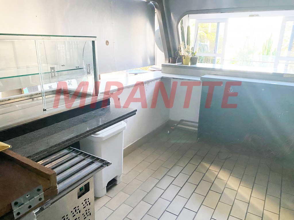 Comercial de 290m² em Santana