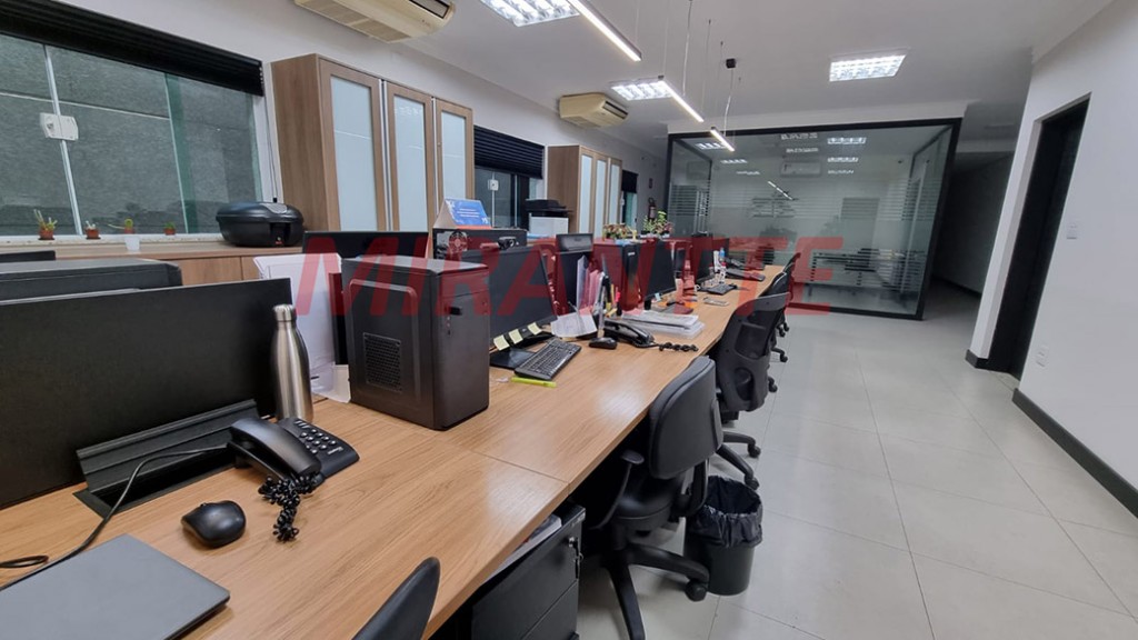 Comercial de 1094m² em Imirim
