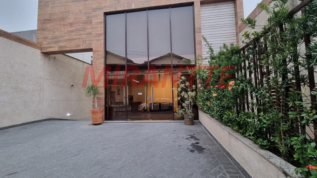 Comercial de 1094m² em Imirim