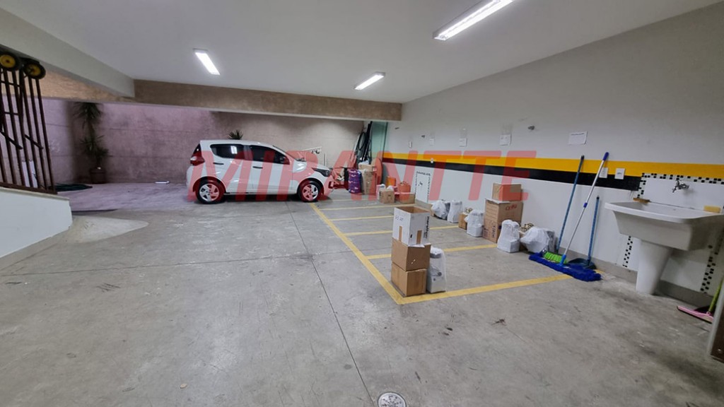 Comercial de 1094m² em Imirim