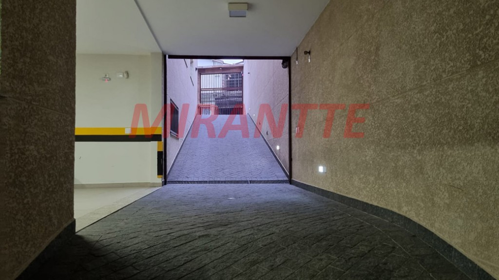 Comercial de 1094m² em Imirim
