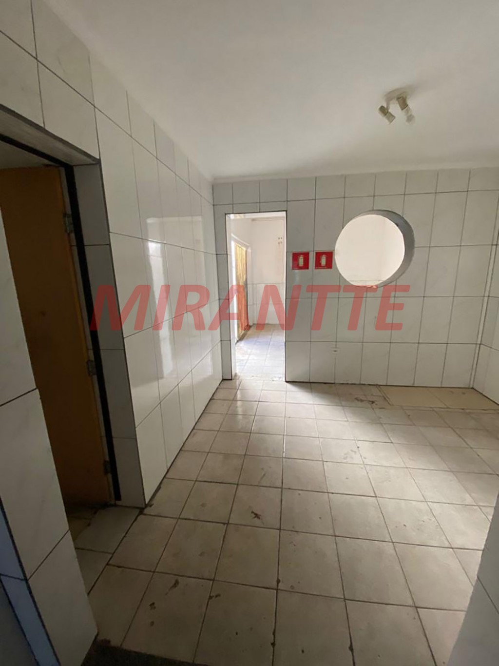 Comercial de 134m² em Santana