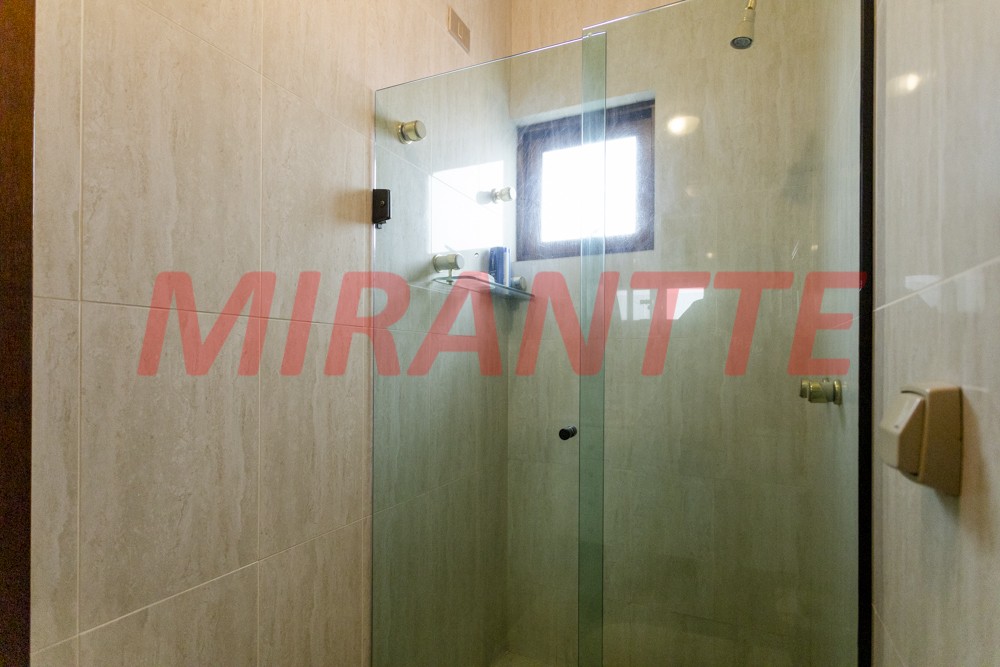 Sobrado de 470m² com 5 quartos em Barro Branco