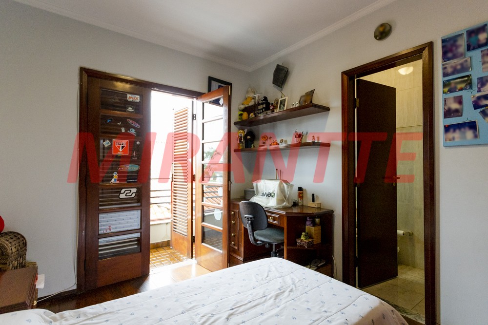 Sobrado de 470m² com 5 quartos em Barro Branco