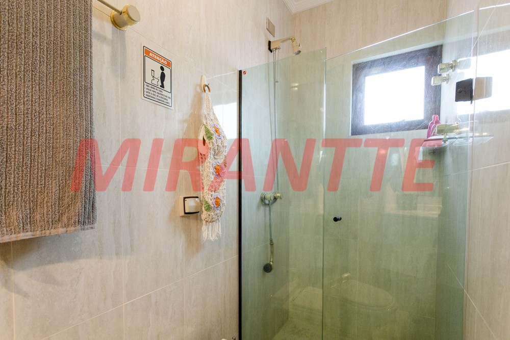 Sobrado de 470m² com 5 quartos em Barro Branco
