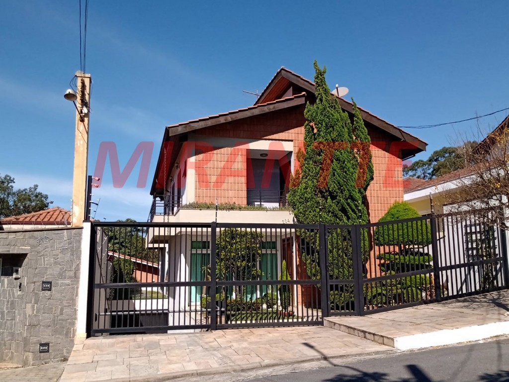 Sobrado de 470m² com 5 quartos em Barro Branco
