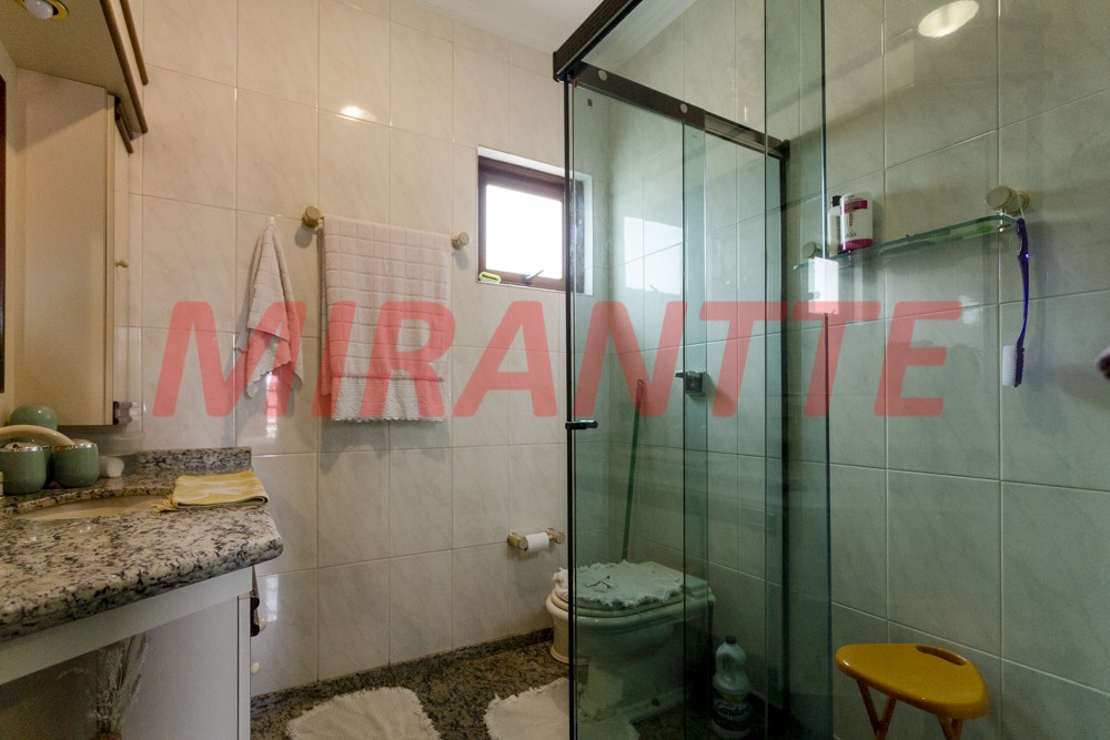 Sobrado de 470m² com 5 quartos em Barro Branco