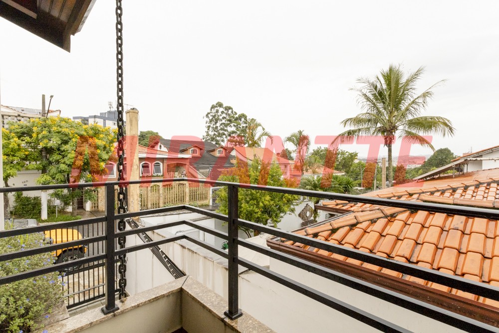 Sobrado de 470m² com 5 quartos em Barro Branco