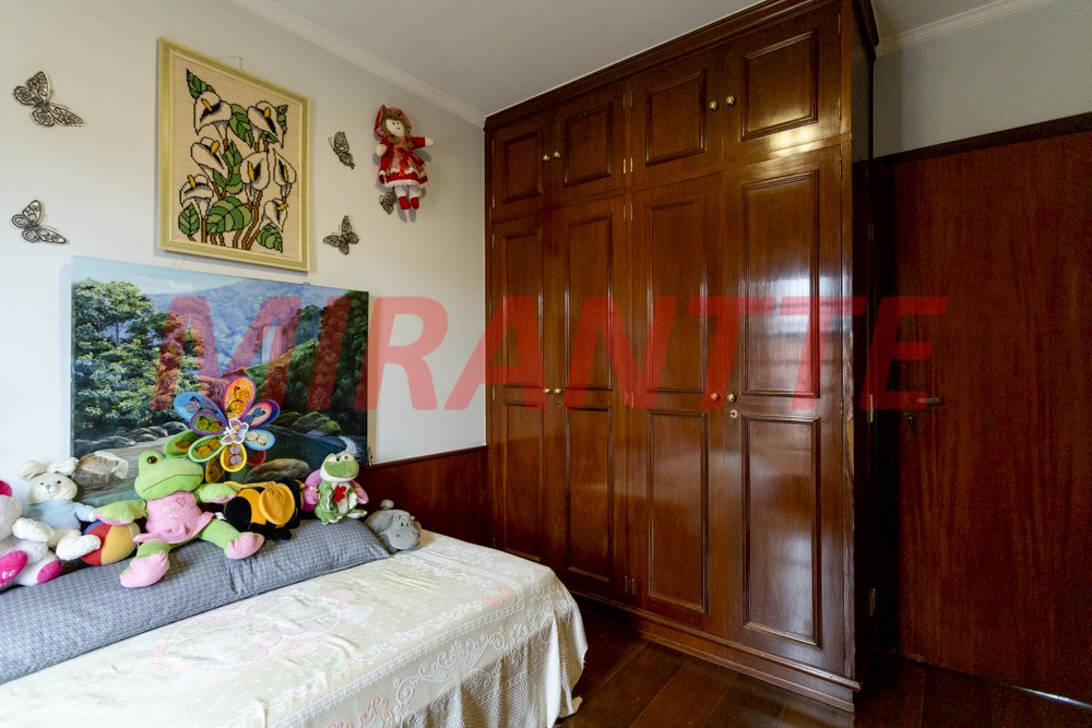 Sobrado de 470m² com 5 quartos em Barro Branco