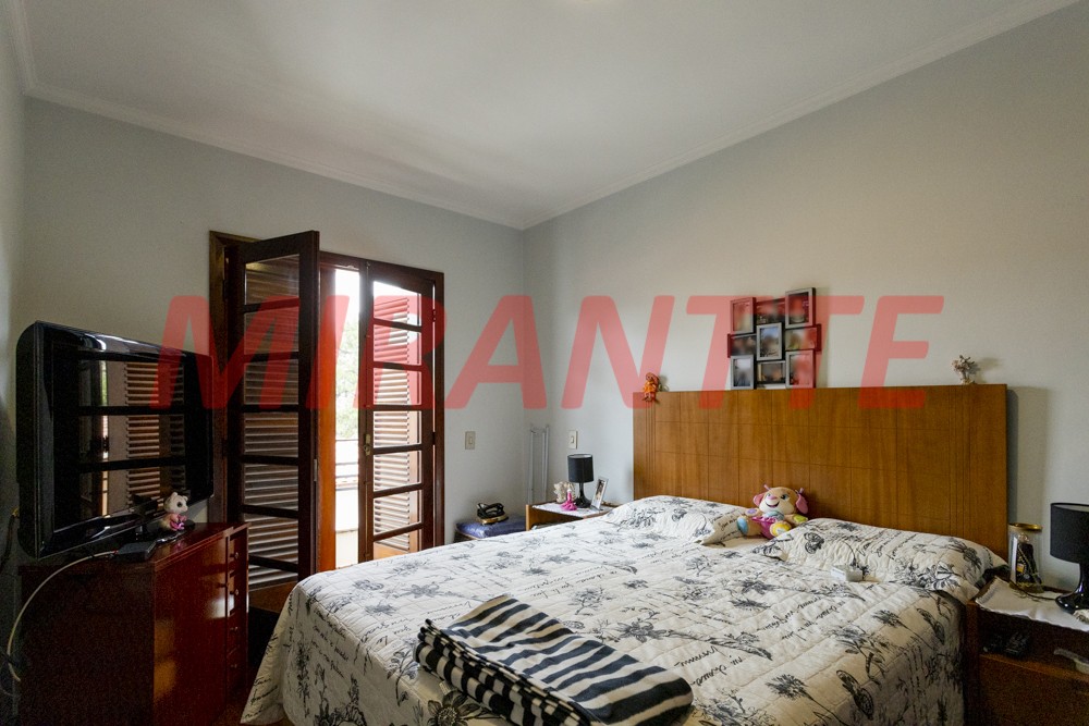 Sobrado de 470m² com 5 quartos em Barro Branco